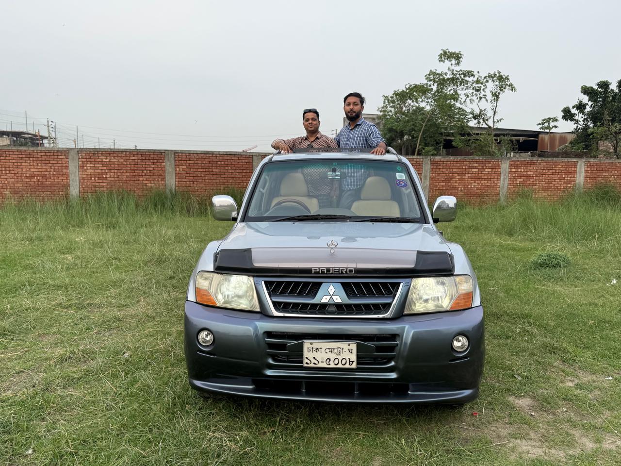 
								Mitsubishi Pajero 2003 (with Sunroof) full									