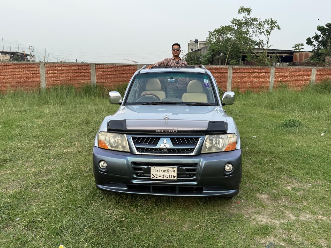 
								Mitsubishi Pajero 2003 (with Sunroof) full									