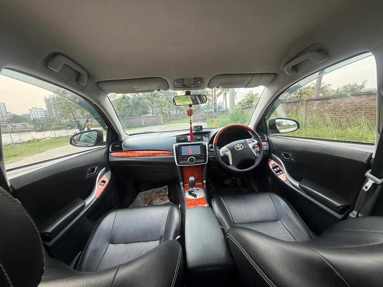 
								Toyota Premio 2010 full									