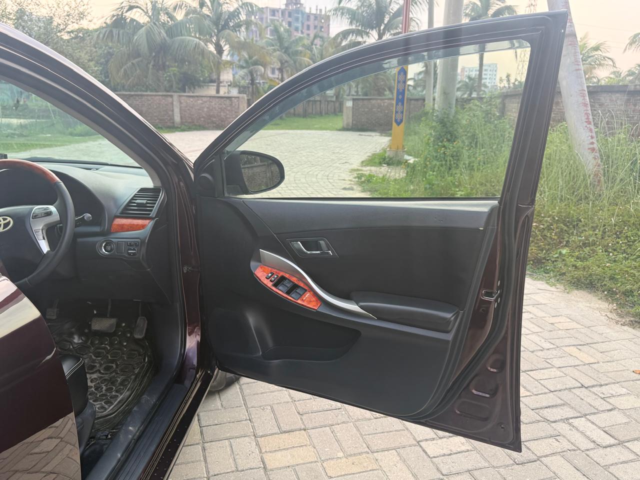 
								Toyota Premio 2010 full									