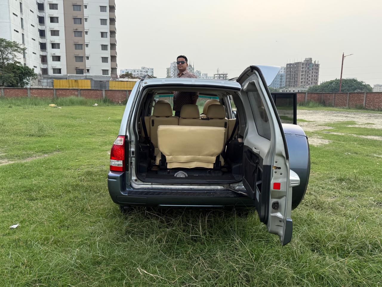 
								Mitsubishi Pajero 2003 (with Sunroof) full									