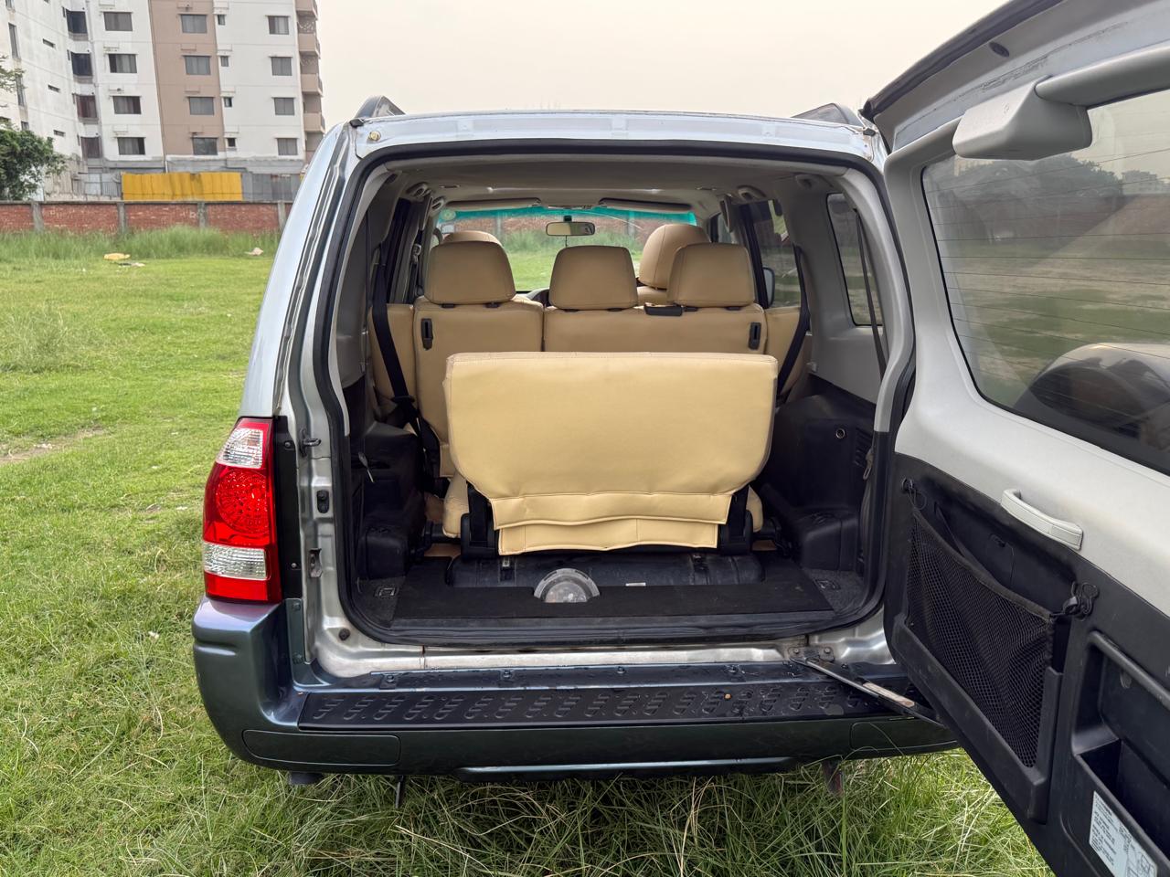 
								Mitsubishi Pajero 2003 (with Sunroof) full									