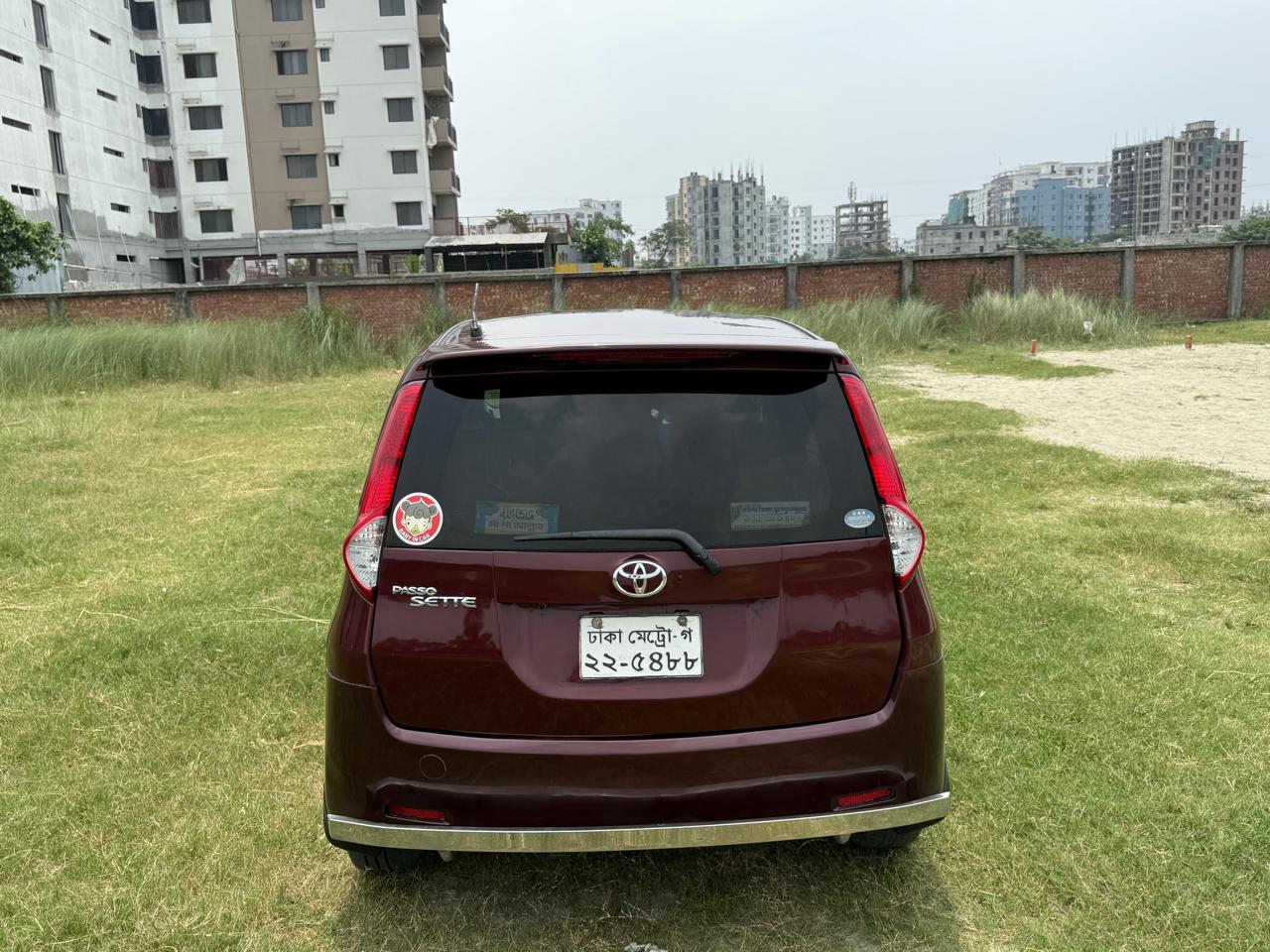 
								Toyota Passo Sette 2009 full									