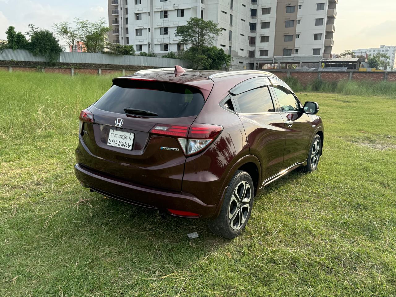 
								Honda Vezel 2015 full									