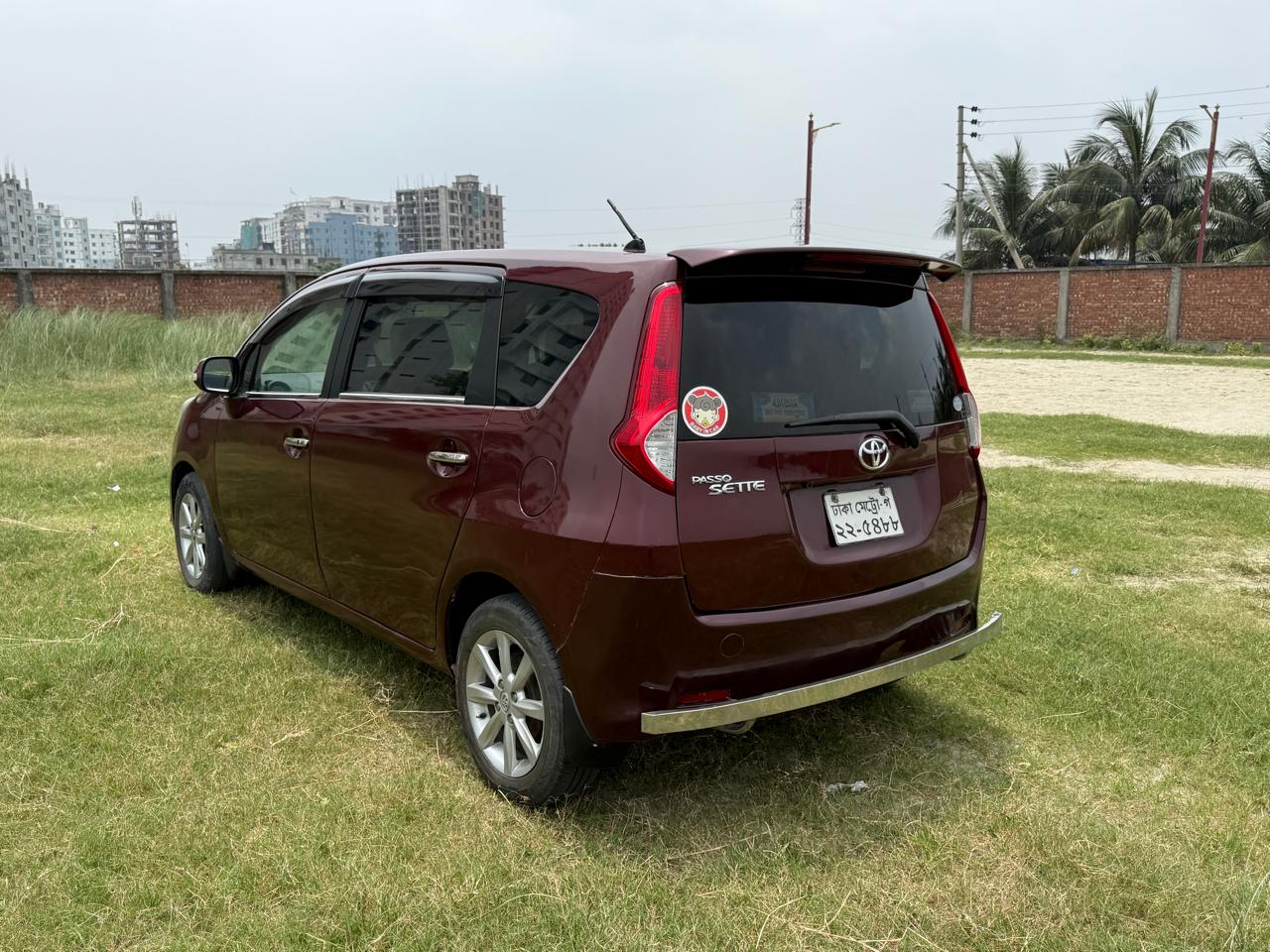
								Toyota Passo Sette 2009 full									