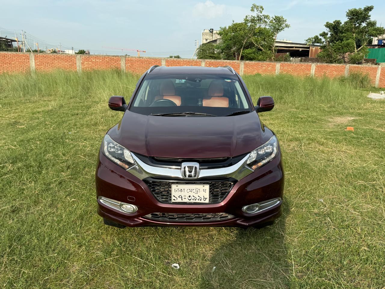 
								Honda Vezel 2015 full									