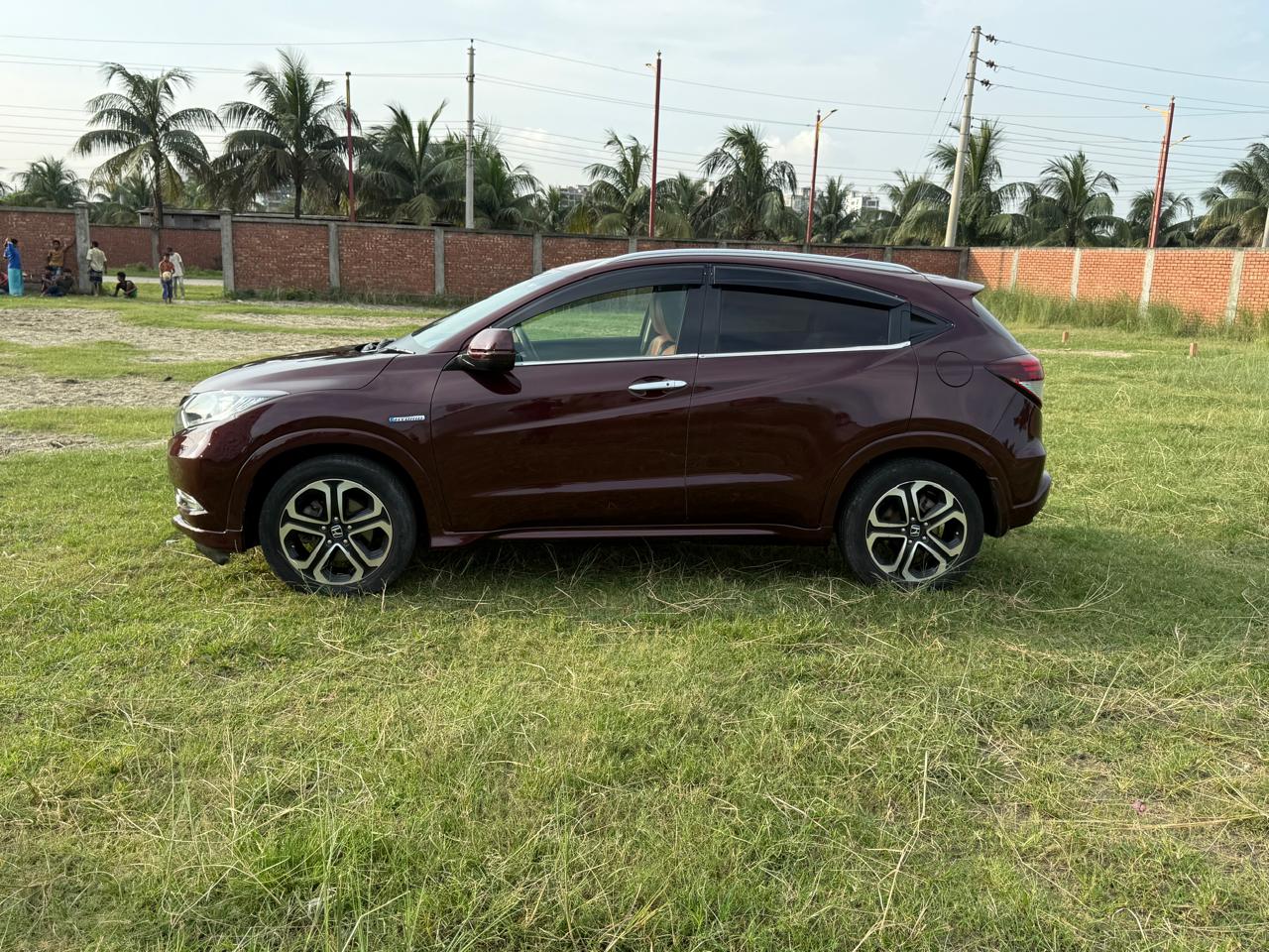 
								Honda Vezel 2015 full									
