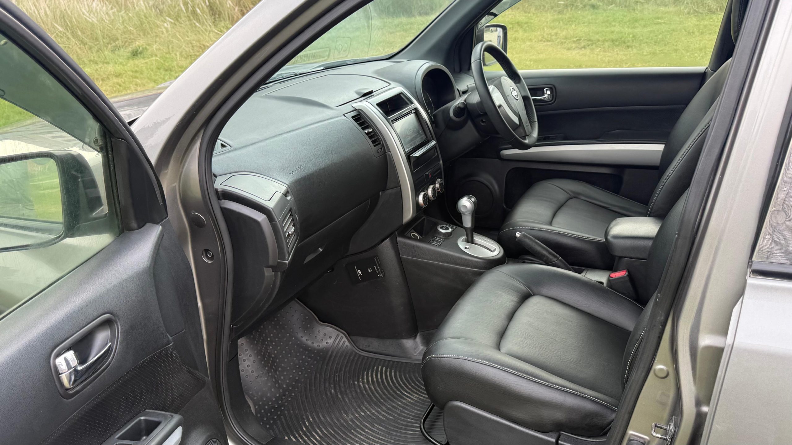 
								Nissan X Trail 2012 for Sale full									