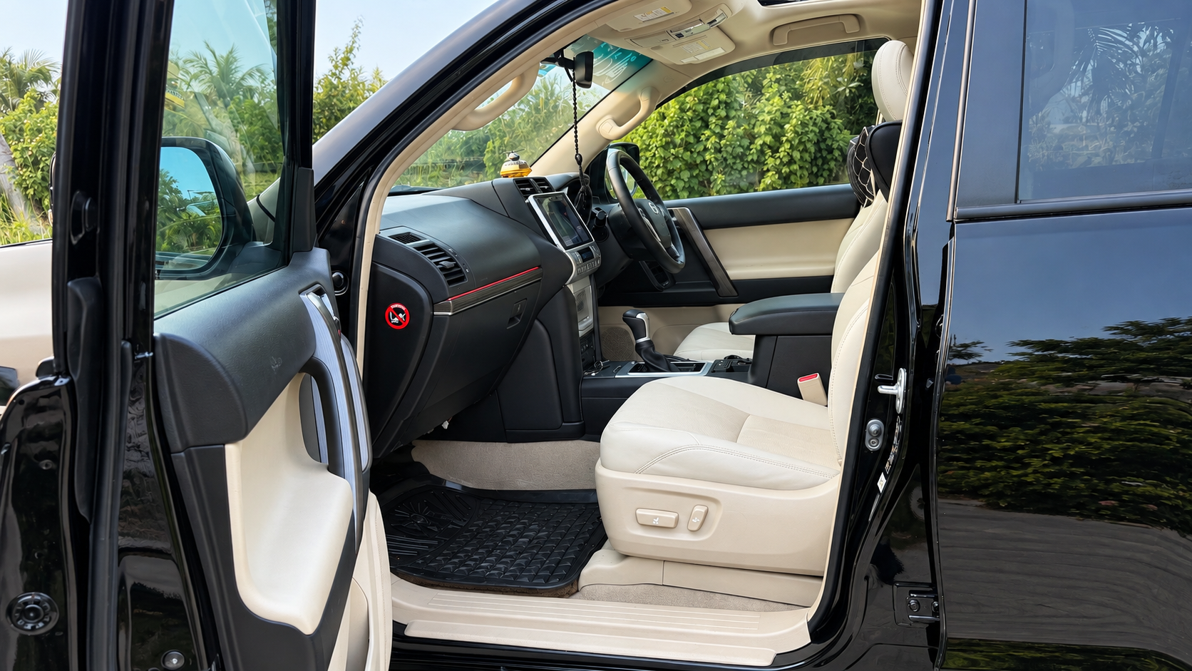 
								Toyota Land Cruiser Prado 2012 for Sale full									