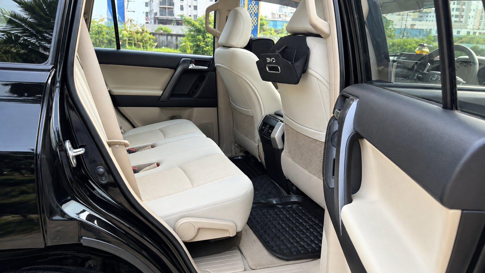 
								Toyota Land Cruiser Prado 2012 for Sale full									